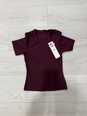 Elite Eleven GymWear Women's Short Sleeve Crew Neck Top - Burgundy